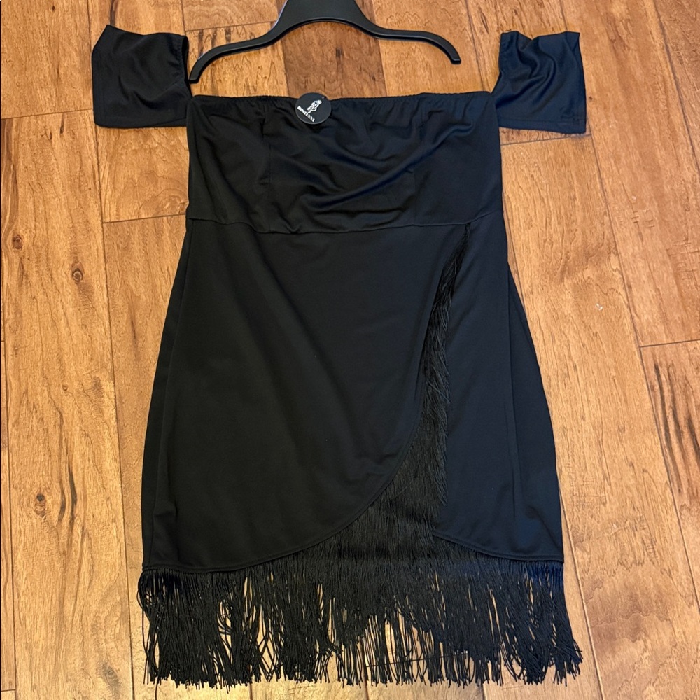 Chic Black Strapless Dress with Fringe